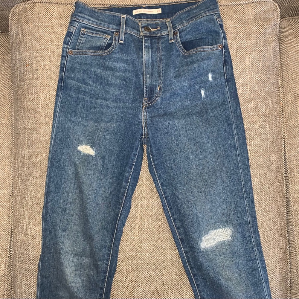 EUC Levi’s Mile High Super Skinny Jeans Size 26L.